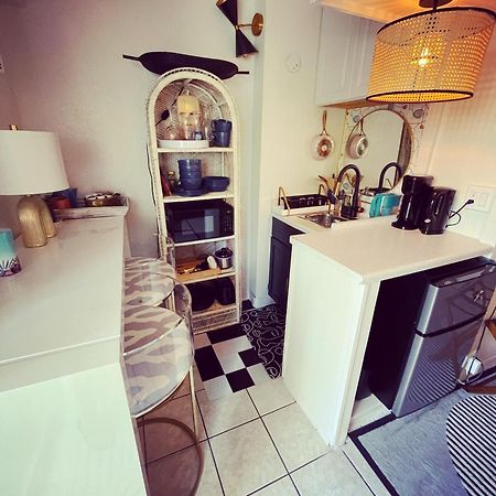 Seashore Waikiki Studio 1 Block From A Beach No Resort Fees Honolulu Zewnętrze zdjęcie