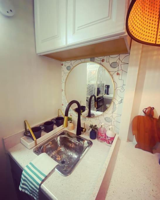 Seashore Waikiki Studio 1 Block From A Beach No Resort Fees Honolulu Zewnętrze zdjęcie